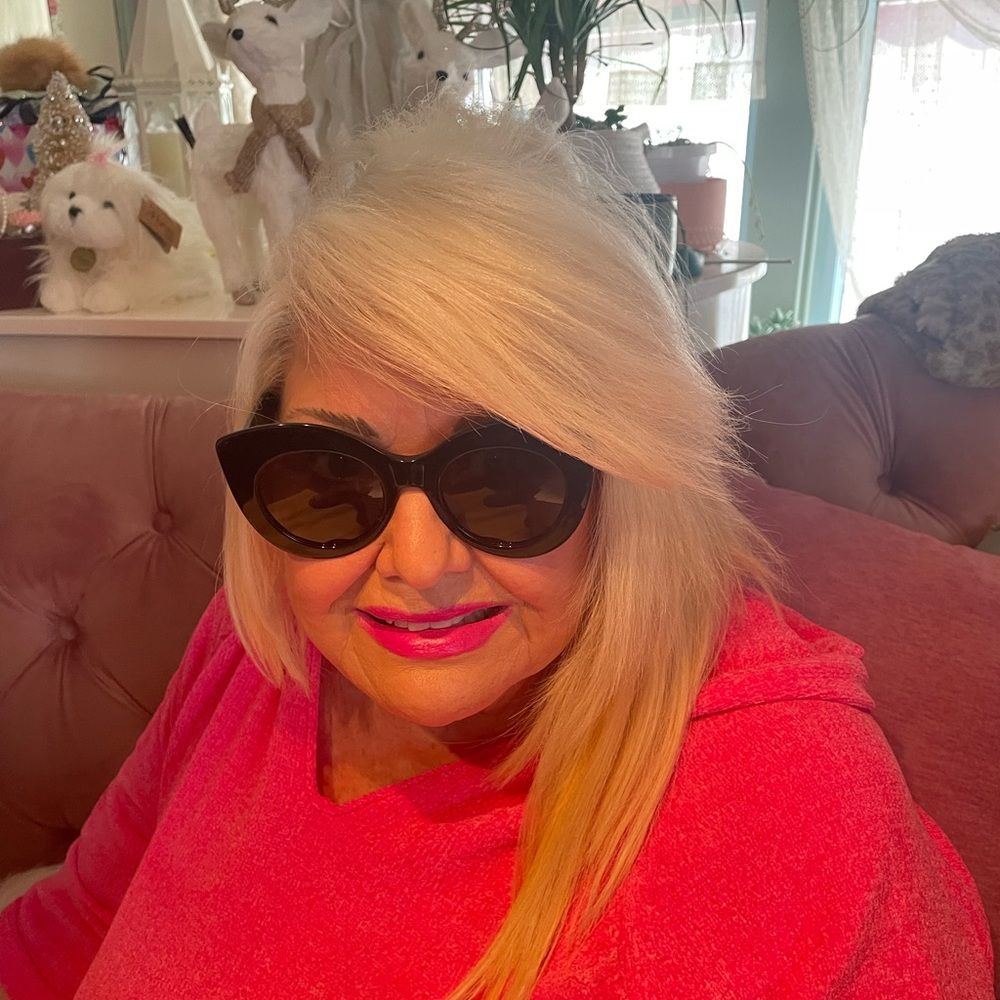 Gorgeous Fendi Cateye Sunglasses